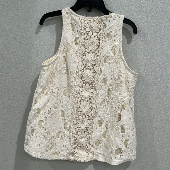 Gorgeous blouse in off white color - Picture 3 of 3